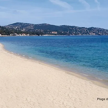 Vue Exceptionnelle Sur La Baie De Saint-Tropez