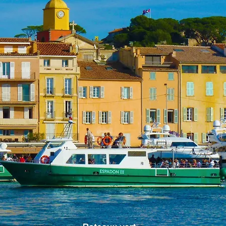 Vue Exceptionnelle Sur La Baie De Saint-tropez *